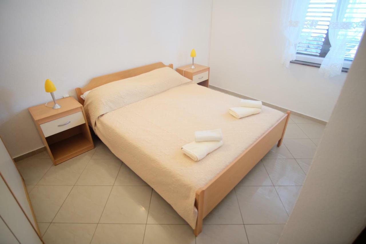Apartmani Svemir Drage Exterior photo