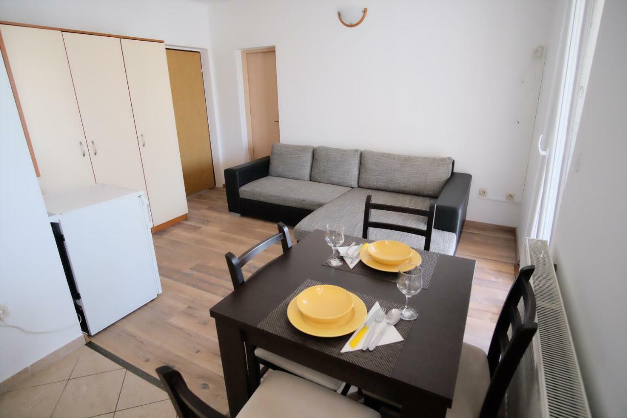 Apartmani Svemir Drage Exterior photo