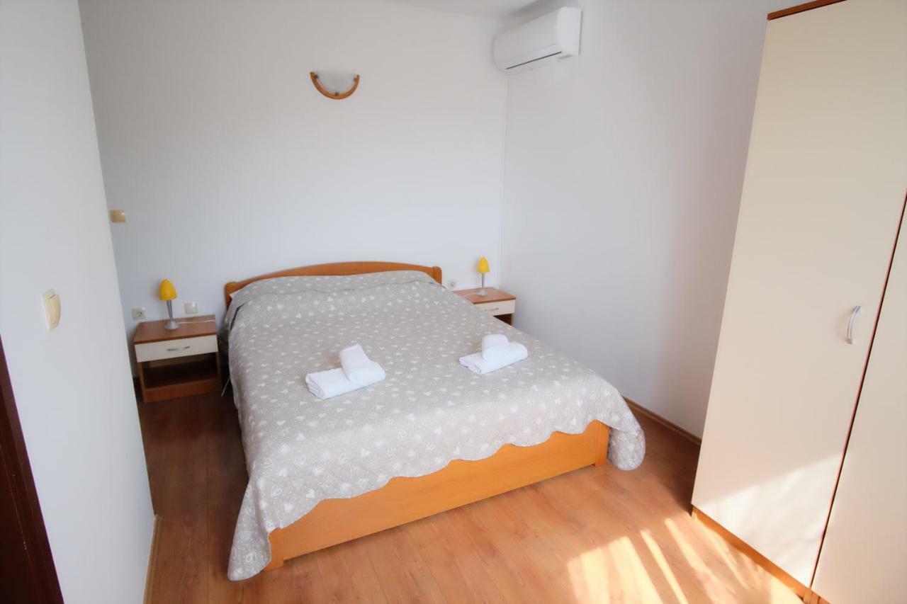 Apartmani Svemir Drage Exterior photo