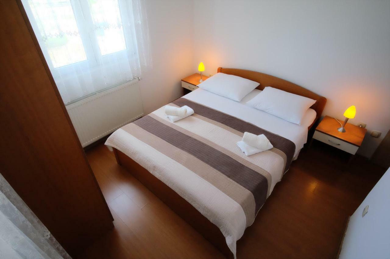 Apartmani Svemir Drage Exterior photo