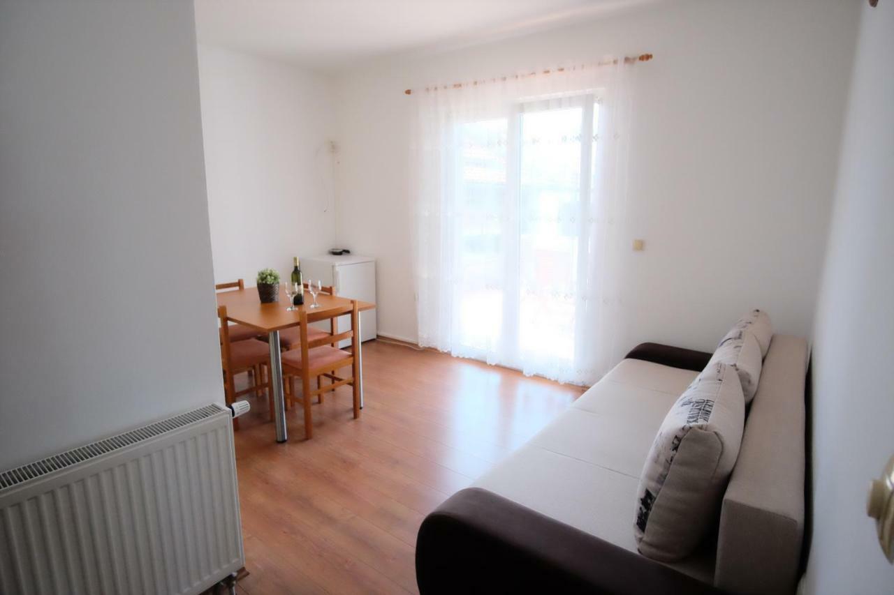 Apartmani Svemir Drage Exterior photo